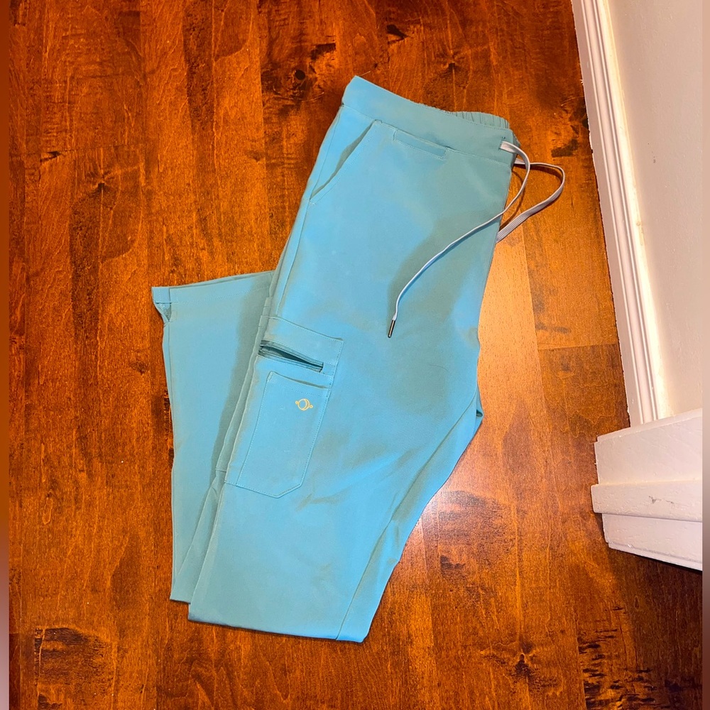 Luuna scrub pants size large (longer length)